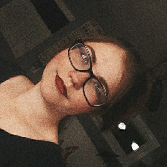 Meet your Posher, Alyssa - Picture 1 of 1